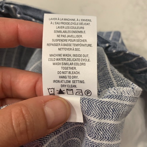 NWT Reitmans, linen/cotton blend, blue skirt with white pinstripes, size 6 - Picture 5 of 7